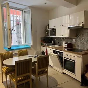 Typique Dans Le Centre Historique 47m2 Appartement